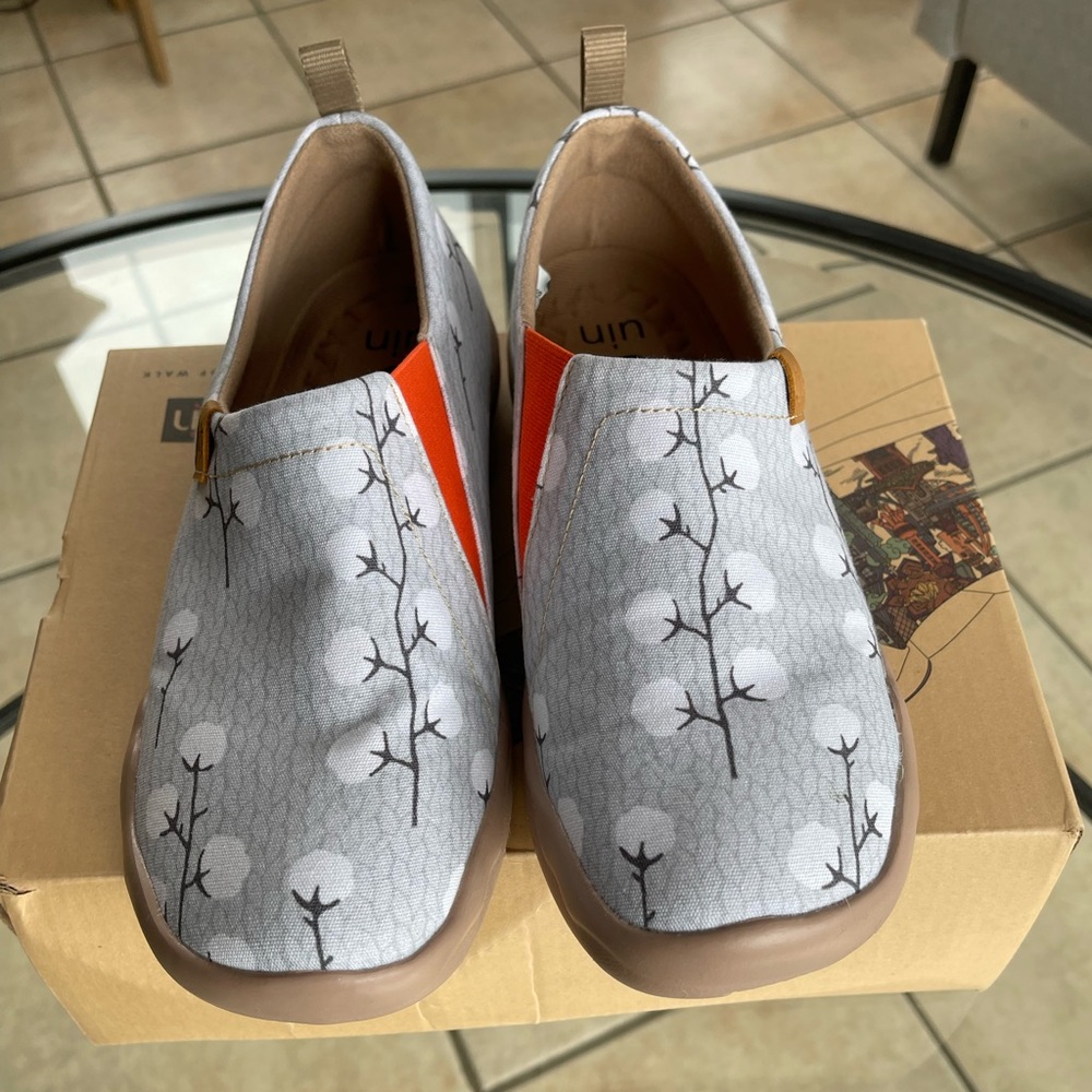 UIN shoes
